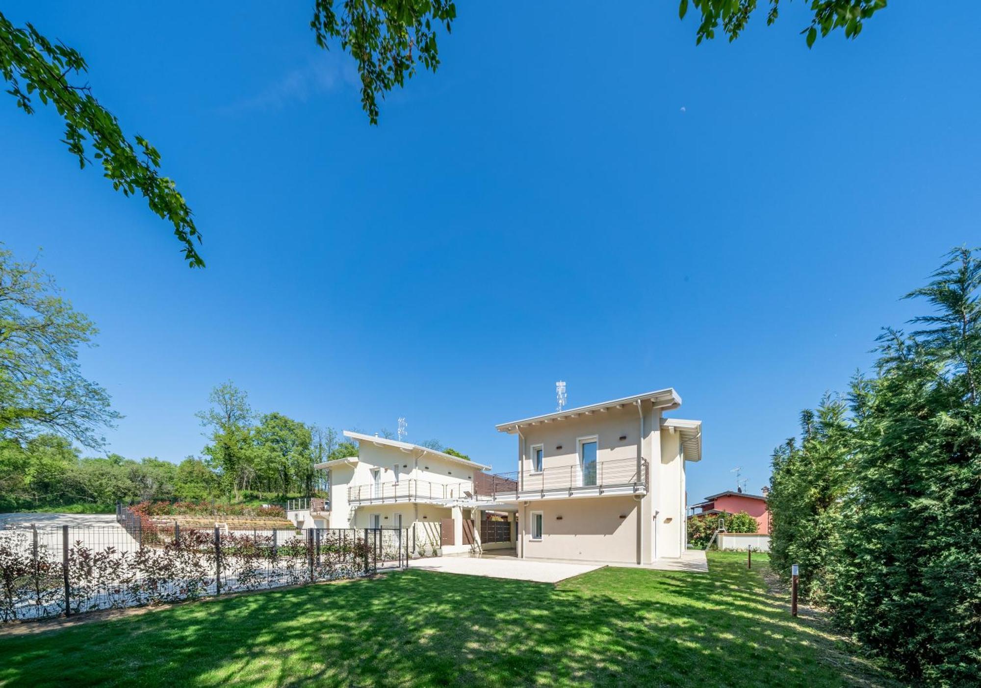 Luxury Villas Gardenia With Private Pool Паденге сул Гарда Екстериор снимка