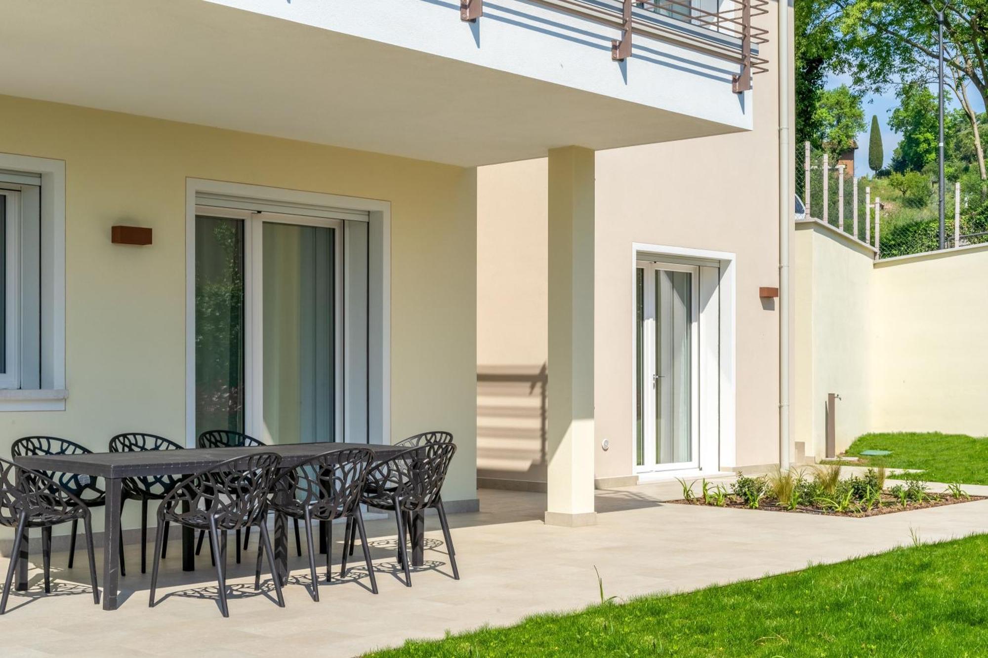Luxury Villas Gardenia With Private Pool Паденге сул Гарда Екстериор снимка