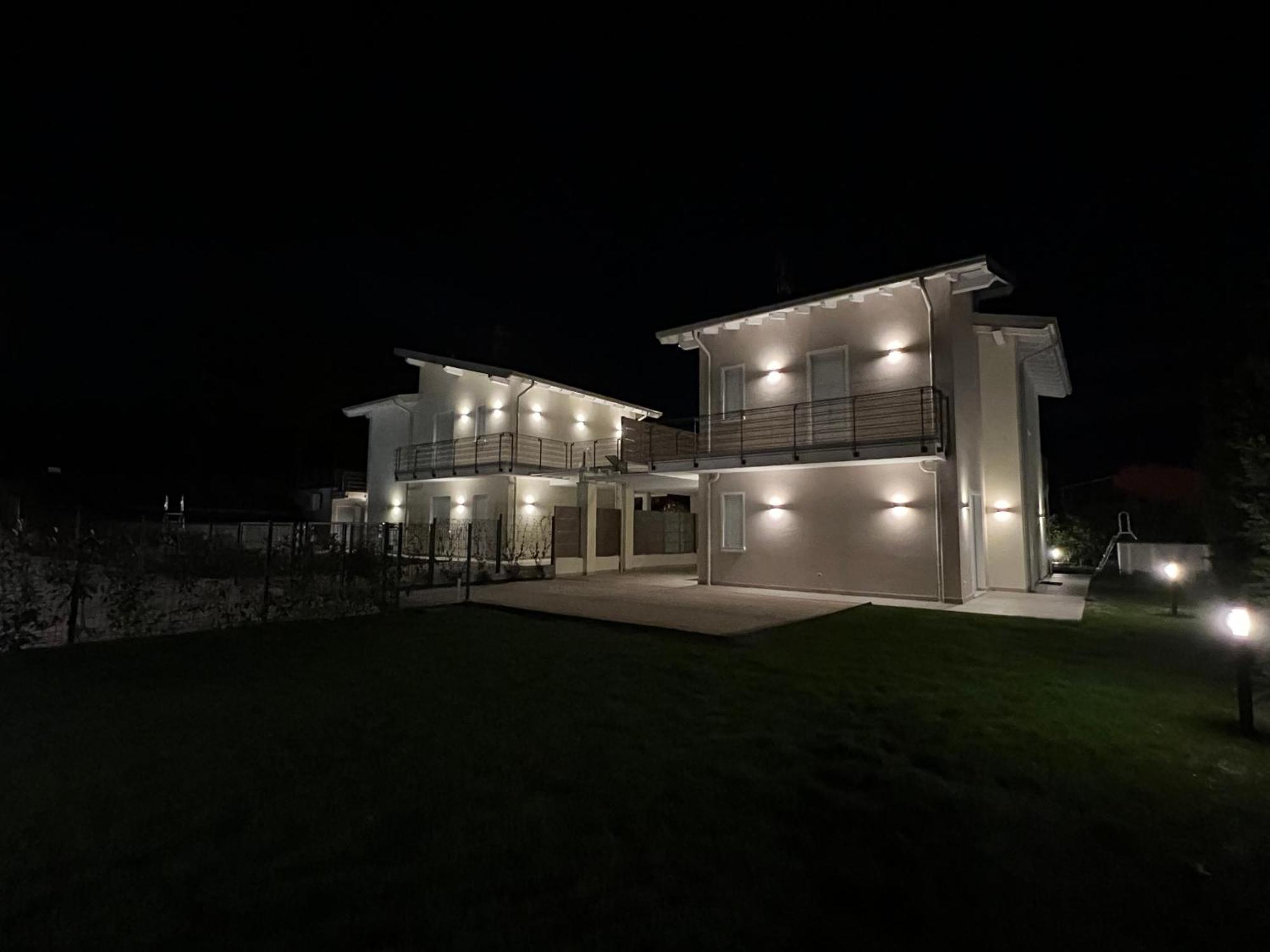 Luxury Villas Gardenia With Private Pool Паденге сул Гарда Екстериор снимка
