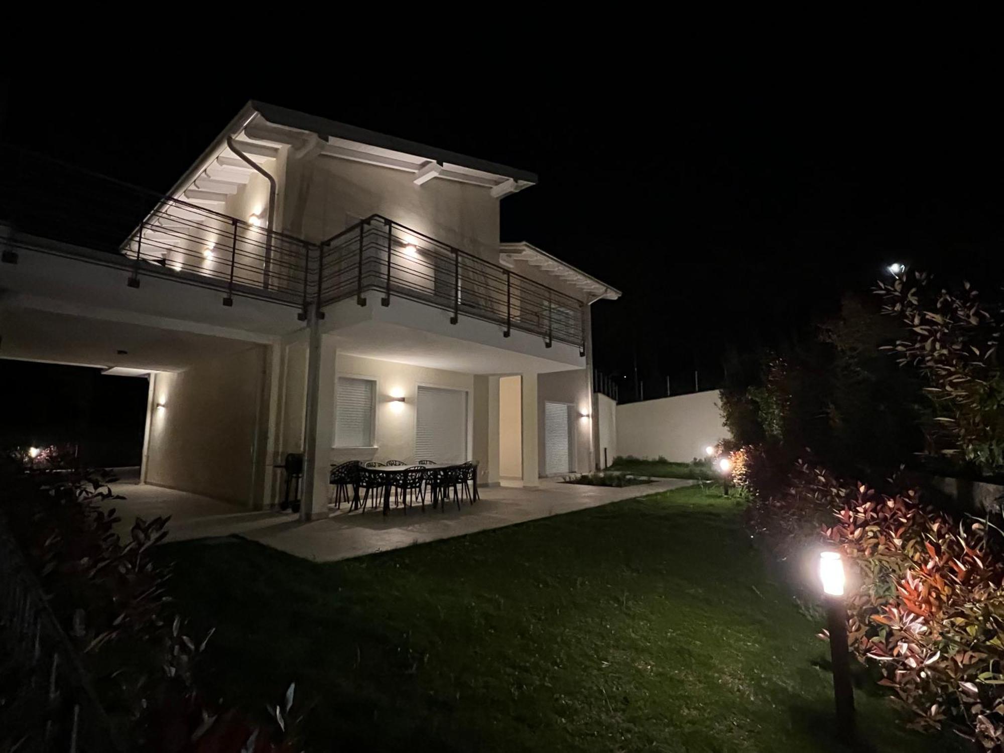 Luxury Villas Gardenia With Private Pool Паденге сул Гарда Екстериор снимка